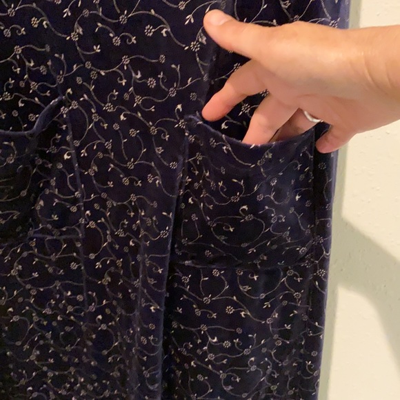 Woman’s Blue Velvet Maxi Dress pockets Print Med. Sleeveless Button Dow… - Picture 11 of 11